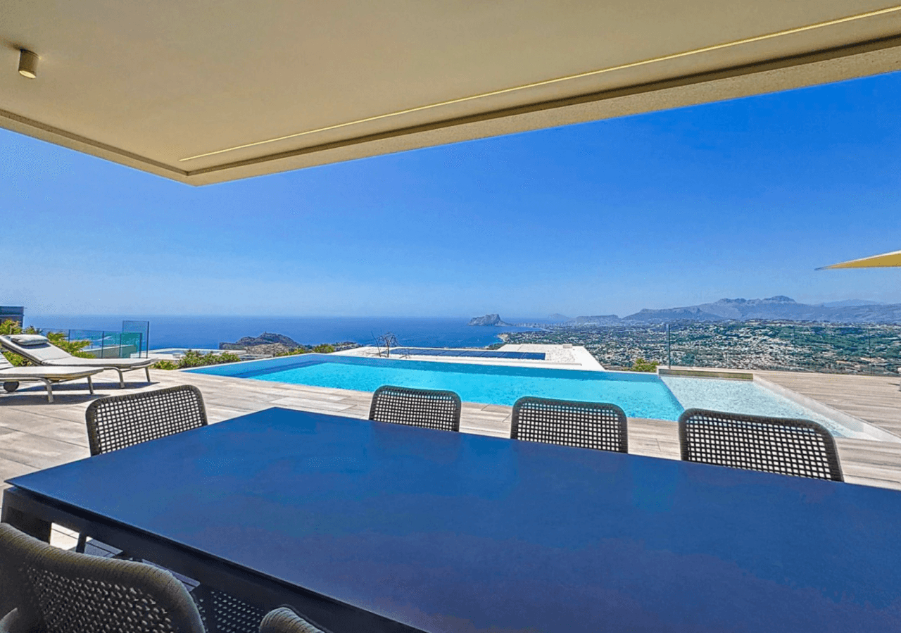 Cumbre del Sol Villa de lujo con vistas panorámicas en residencial Jazmines