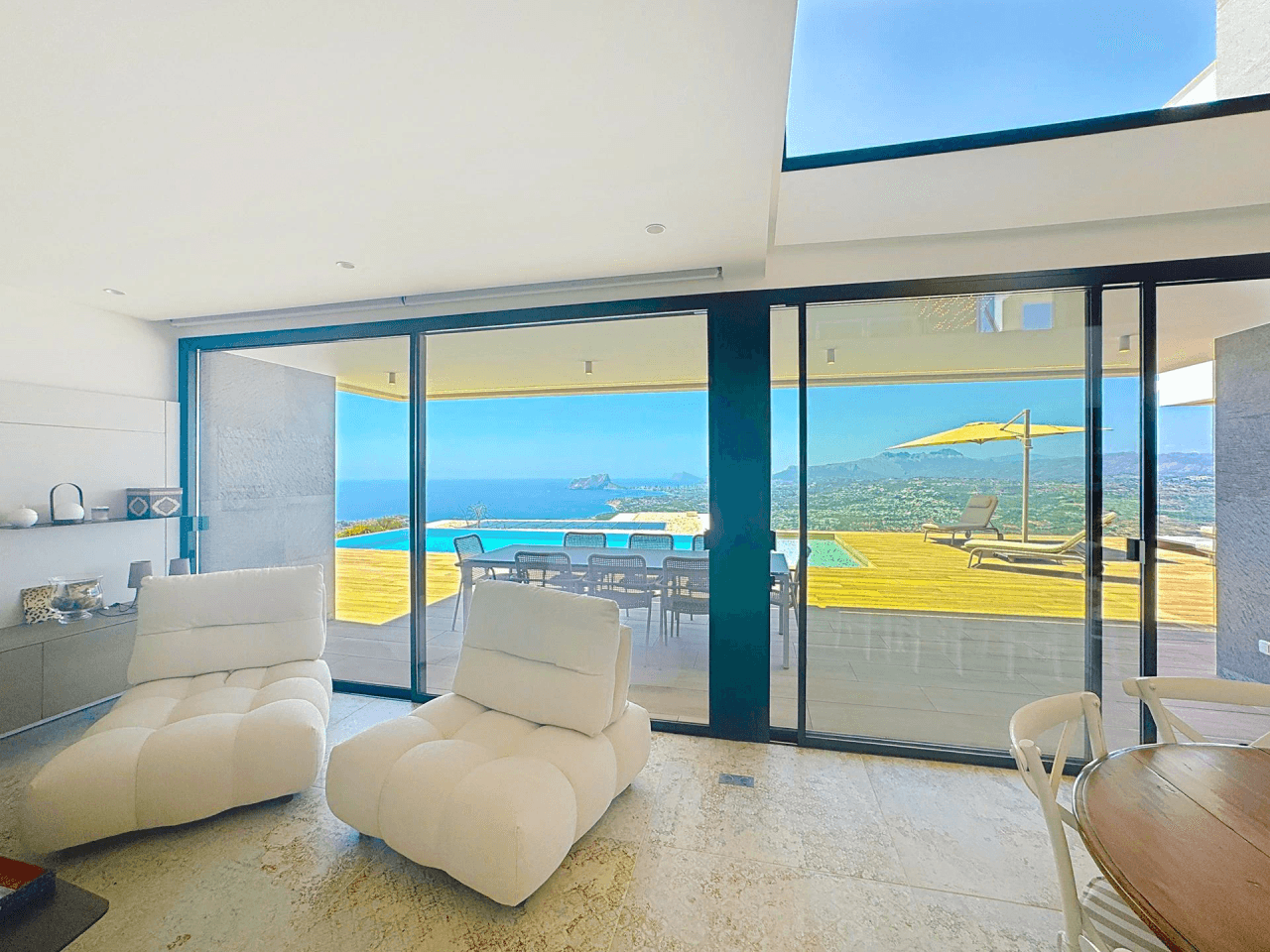 Cumbre del Sol Villa de lujo con vistas panorámicas en residencial Jazmines