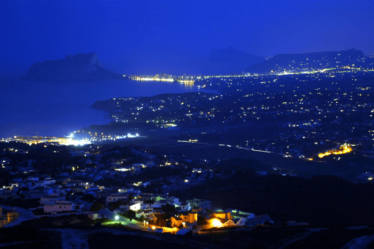 Cumbre del Sol villa reformada con vistas panorámicas al mar