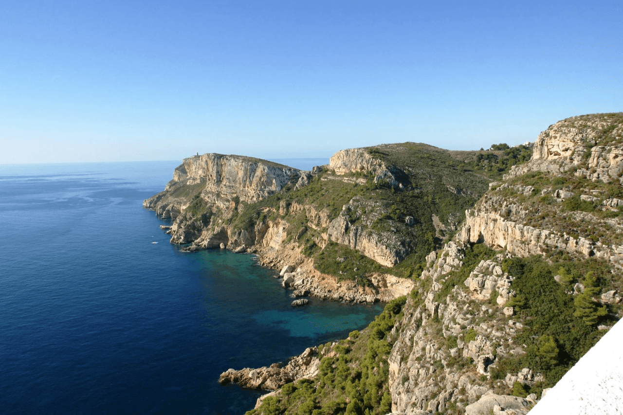 Cumbre del Sol villa reformada con vistas panorámicas al mar