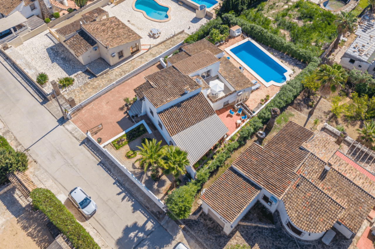 Villa en venta en Moraira con 4 dormitorios y piscina privada