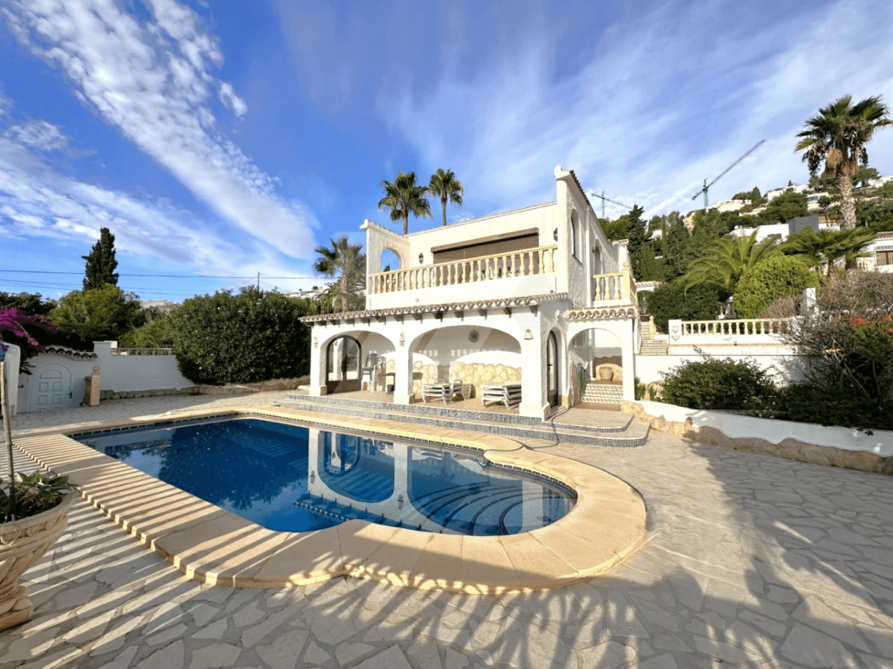 Villa en venta en Moraira con vistas espectaculares al mar.
