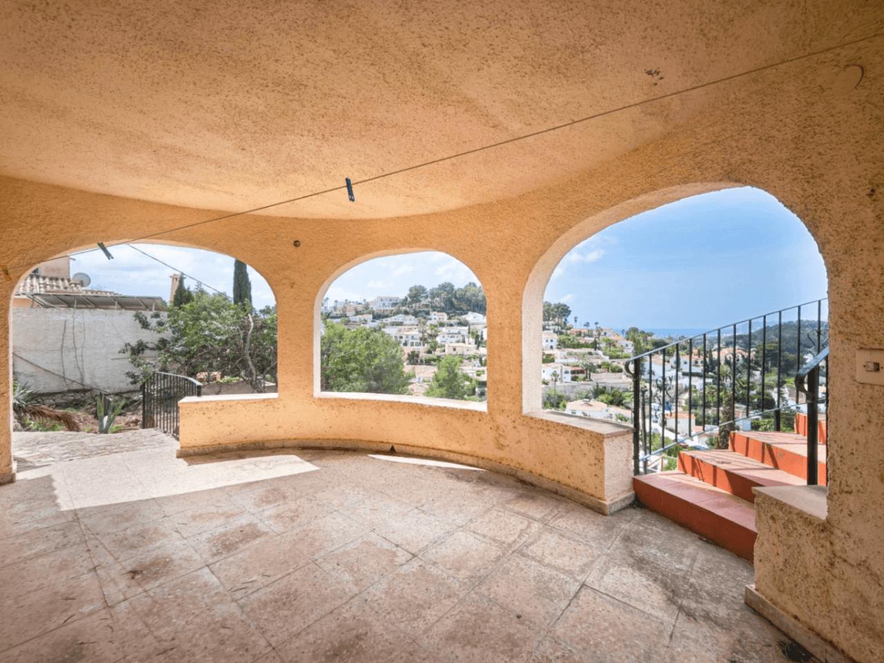 Venta de villa para reformar en Montemar, Benissa con 3 dormitorios