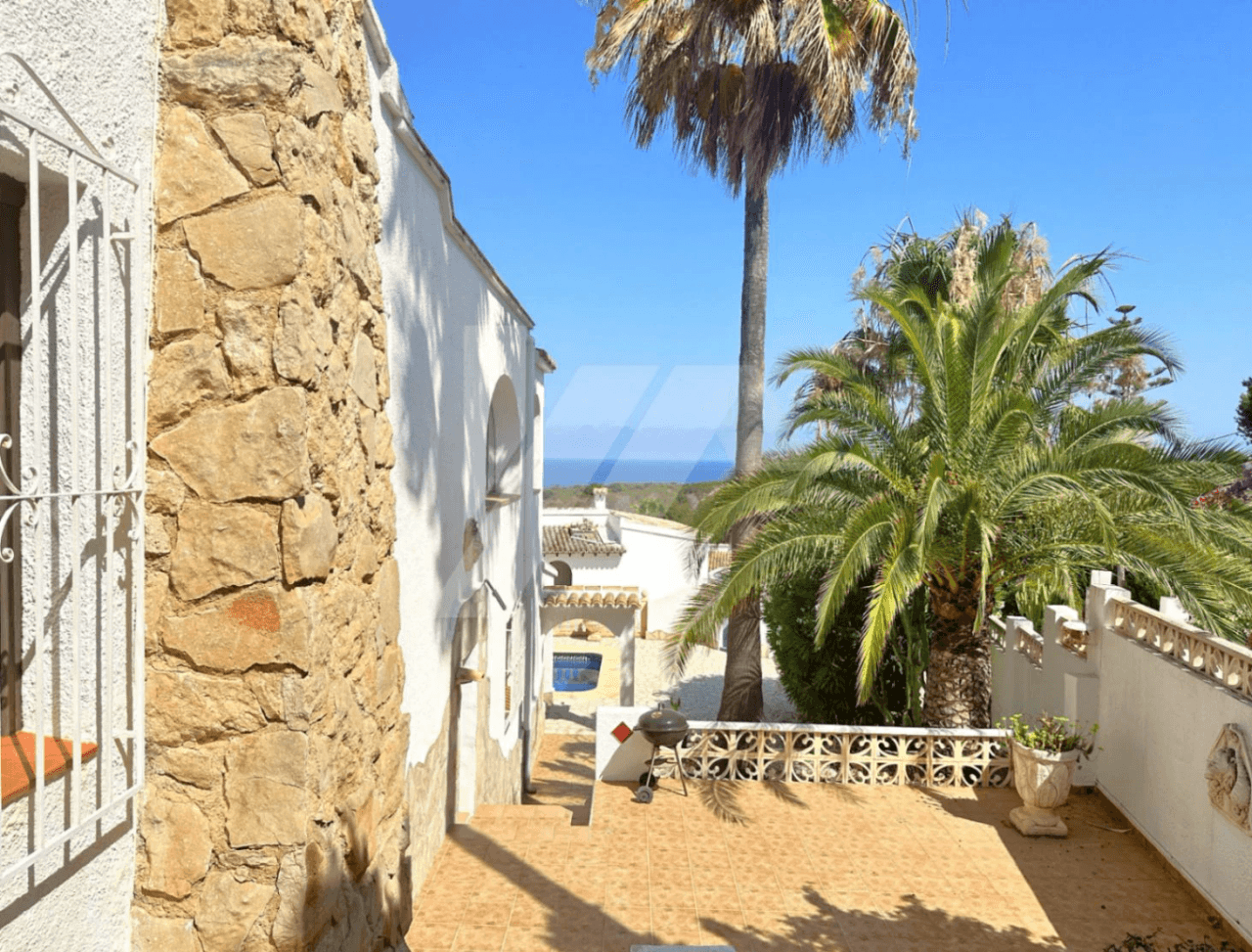 Villa en venta en Moraira con vistas espectaculares al mar.
