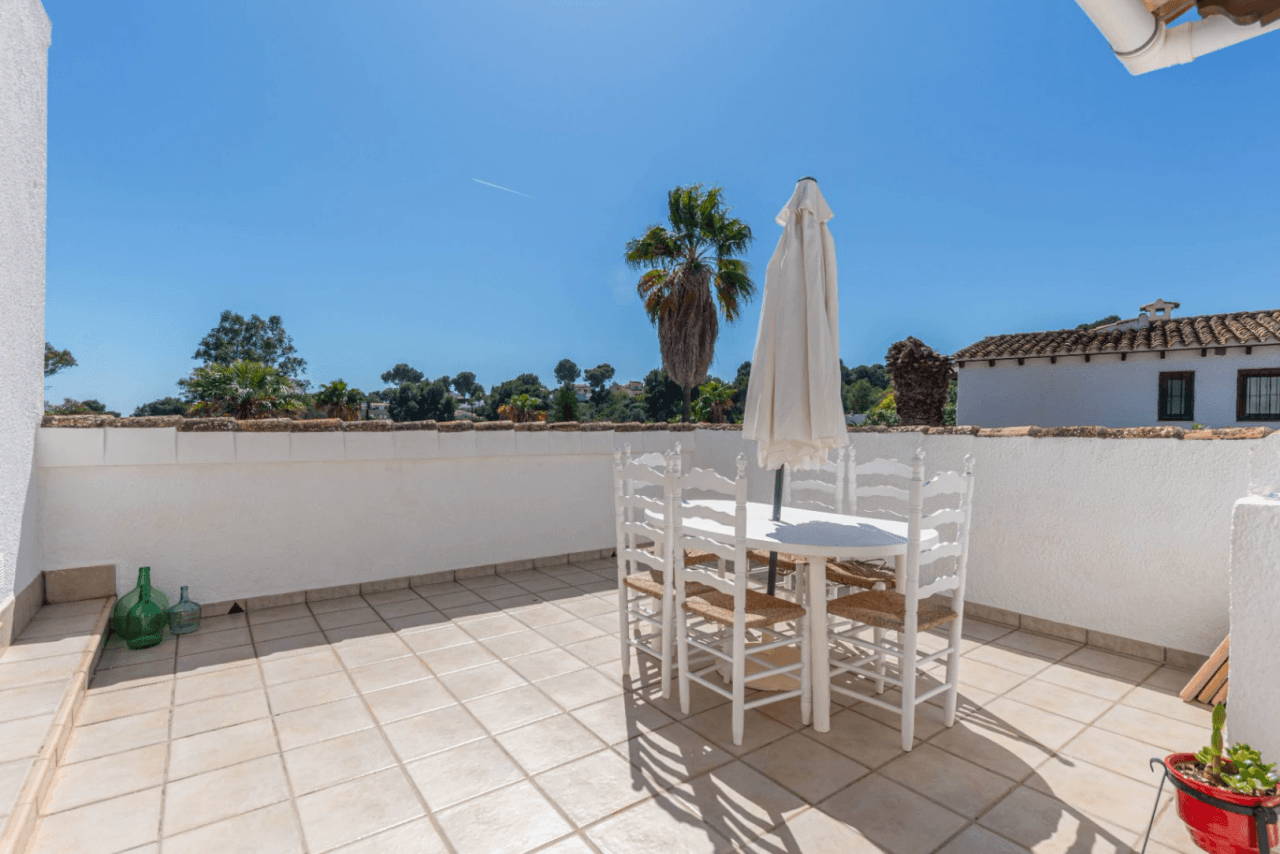 Villa en venta en Moraira con 4 dormitorios y piscina privada