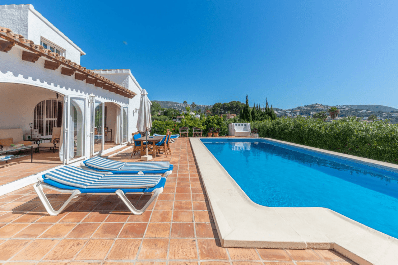 Villa en venta en Moraira con 4 dormitorios y piscina privada