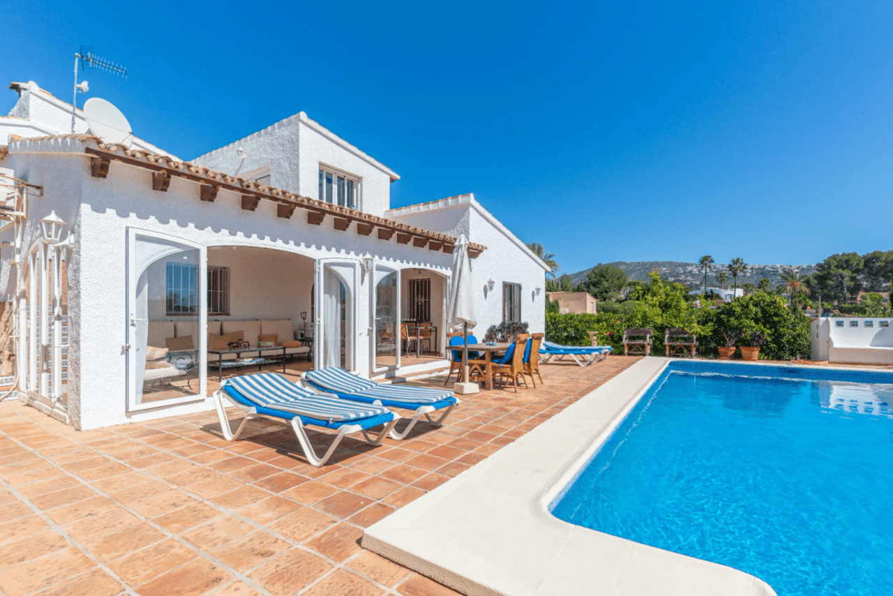 Villa en venta en Moraira con 4 dormitorios y piscina privada