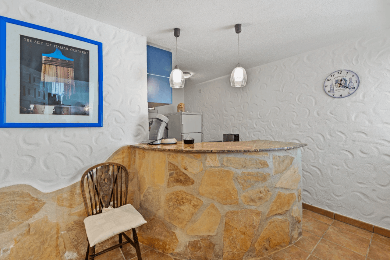 Villa en venta con 4 dormitorios en Benimeit, Moraira.