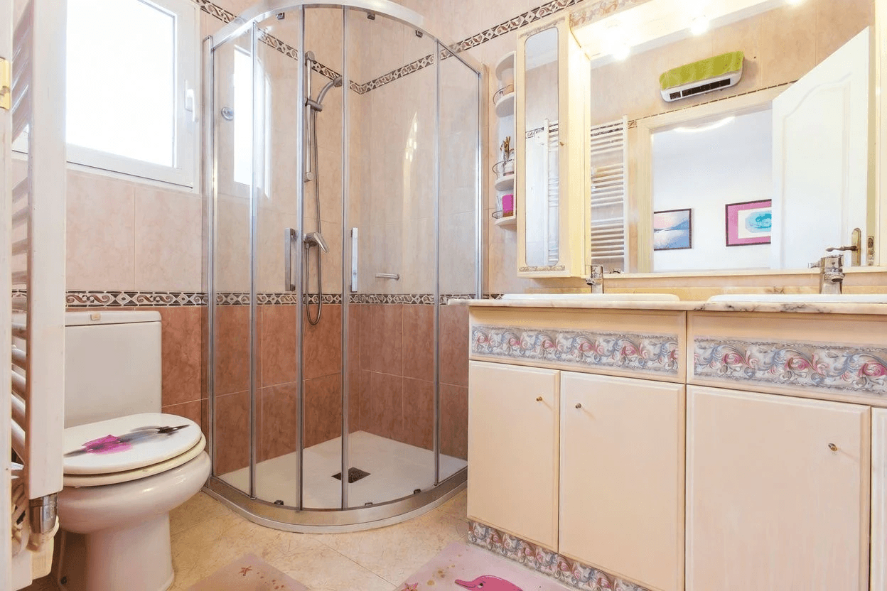 Villa tranquila con vistas a la montaña en venta en Calpe