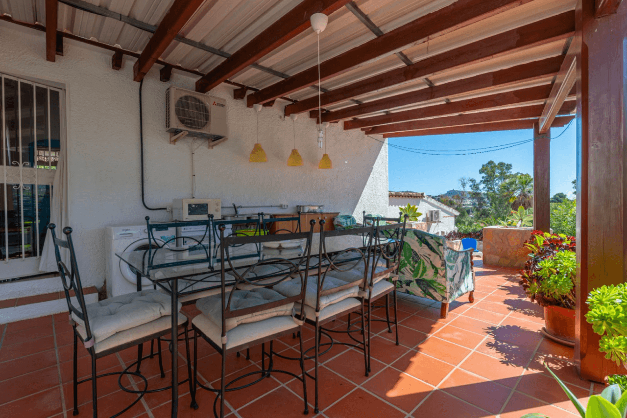Villa en venta en Moraira con 4 dormitorios y piscina privada
