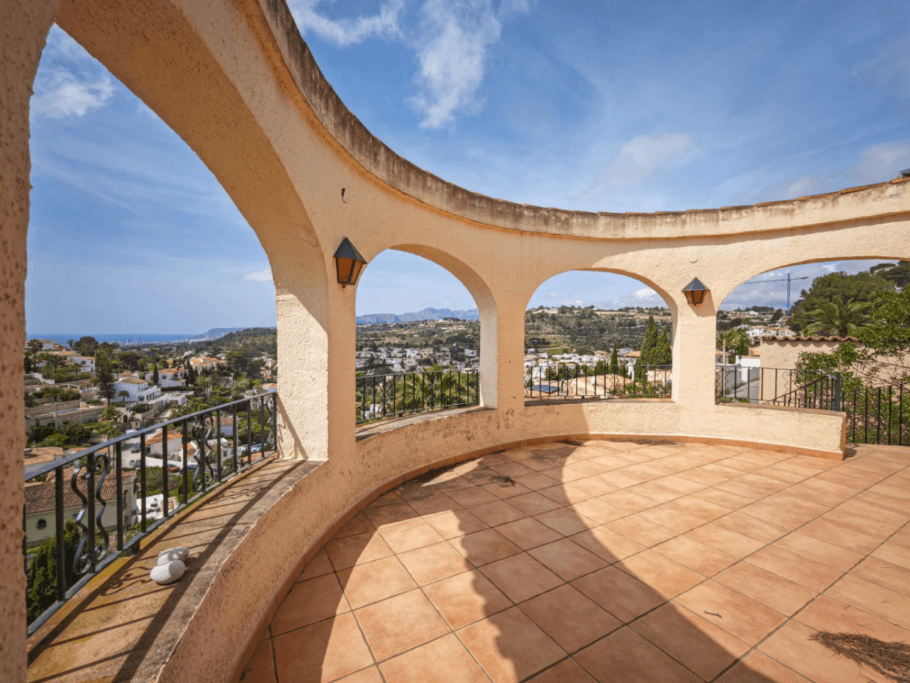 Venta de villa para reformar en Montemar, Benissa con 3 dormitorios