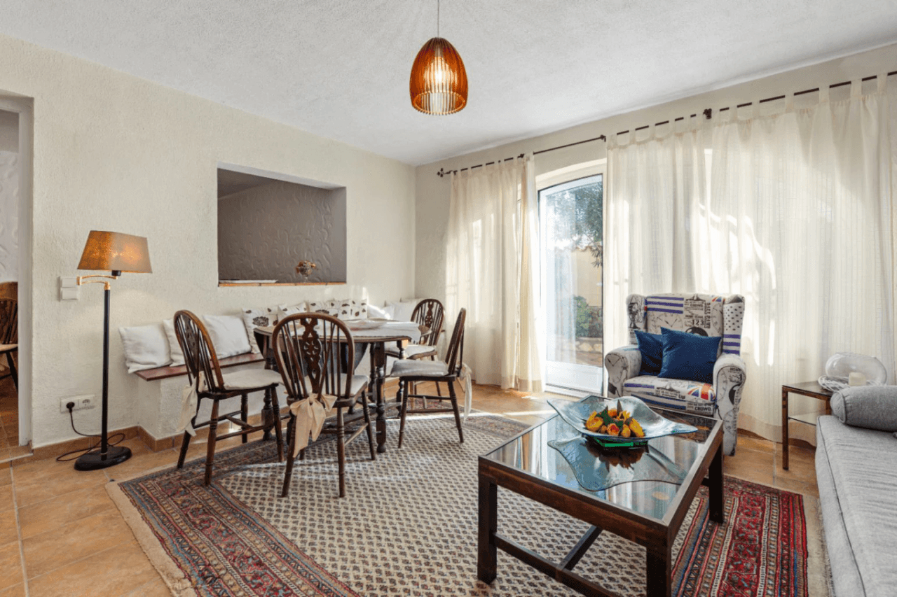Villa en venta con 4 dormitorios en Benimeit, Moraira.