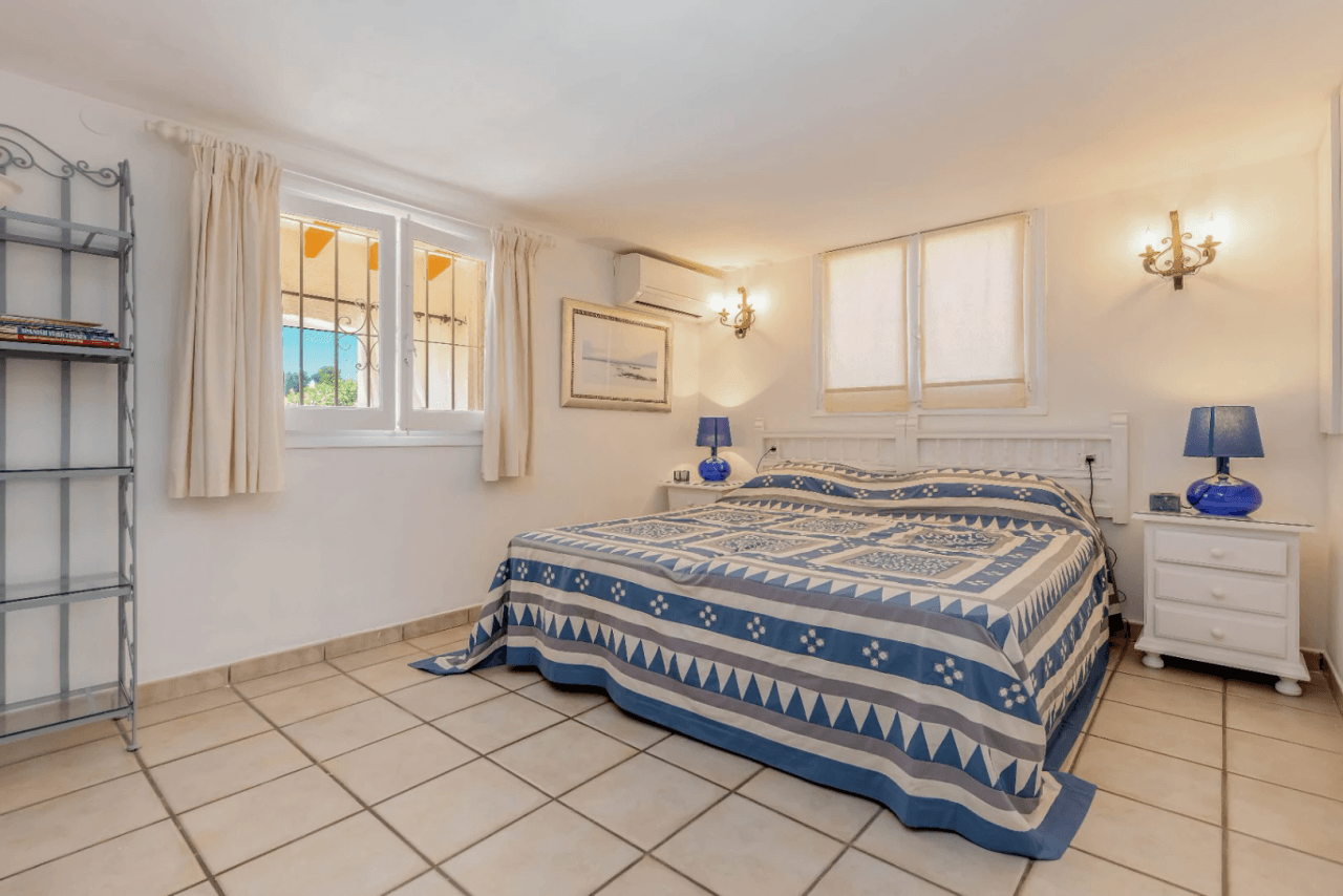 Villa en venta en Moraira con 4 dormitorios y piscina privada