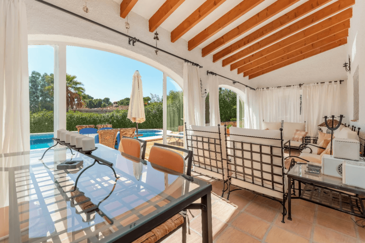 Villa en venta en Moraira con 4 dormitorios y piscina privada