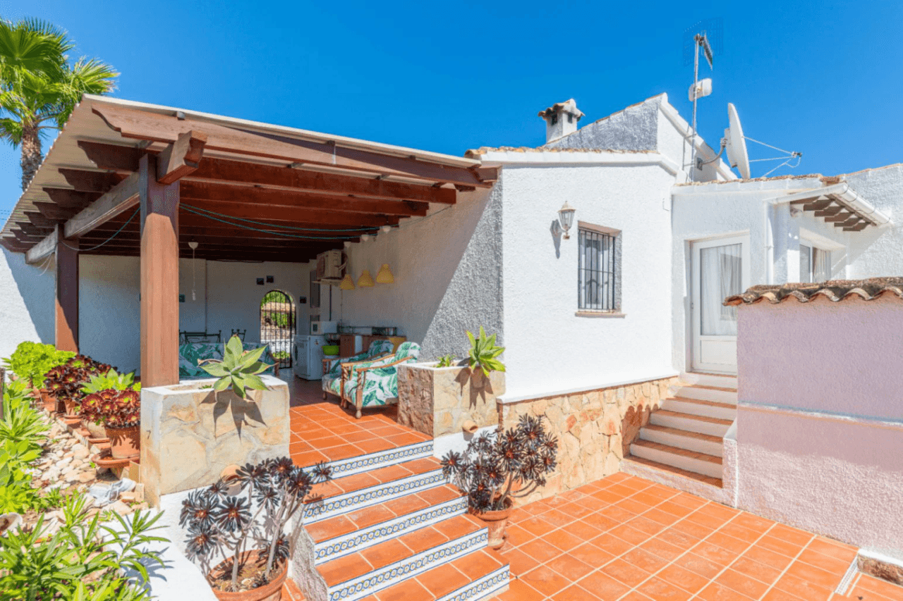 Villa en venta en Moraira con 4 dormitorios y piscina privada