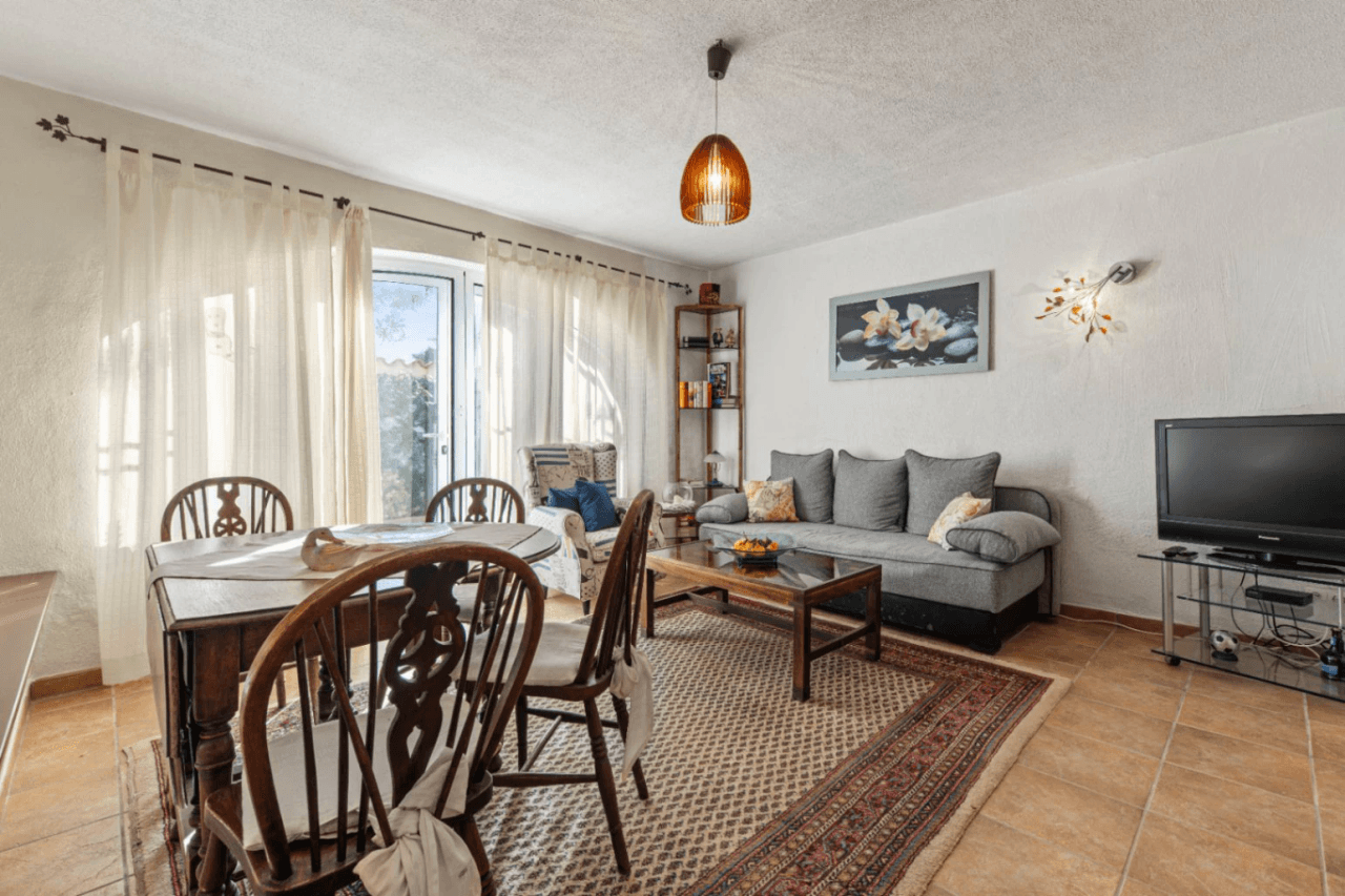 Villa en venta con 4 dormitorios en Benimeit, Moraira.