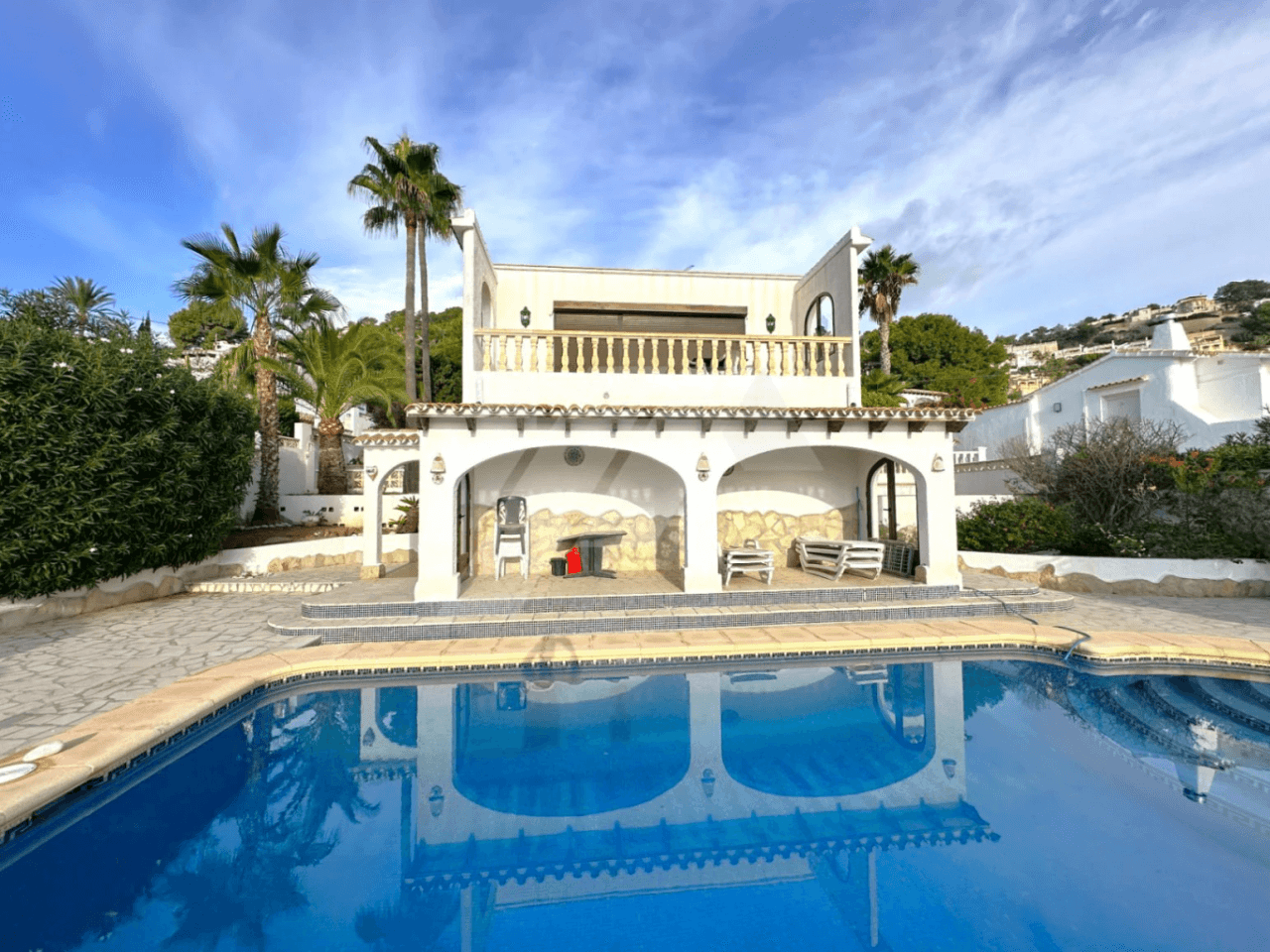Villa en venta en Moraira con vistas espectaculares al mar.