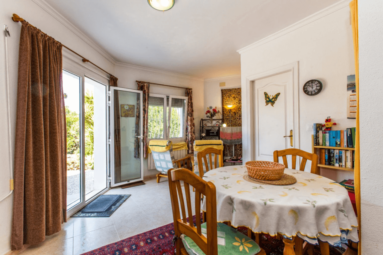 Villa tranquila con vistas a la montaña en venta en Calpe