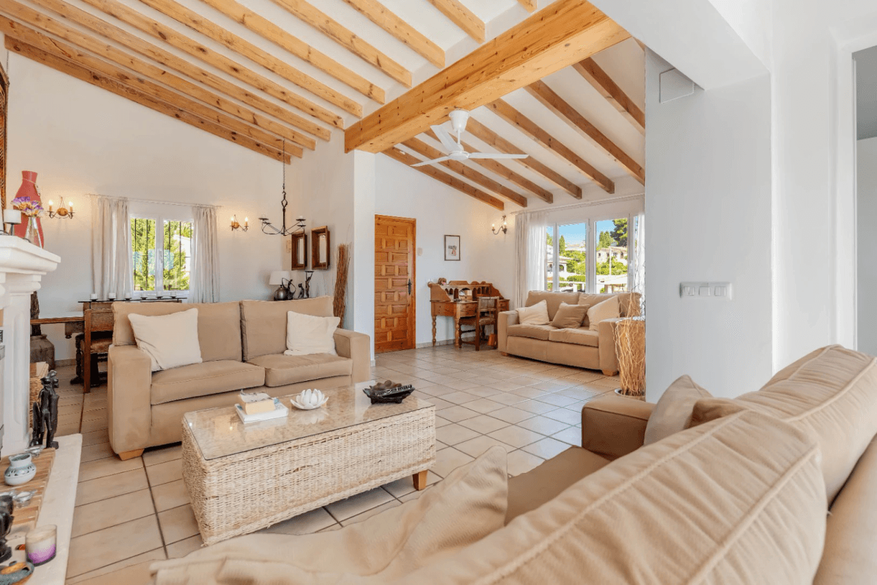 Villa en venta en Moraira con 4 dormitorios y piscina privada