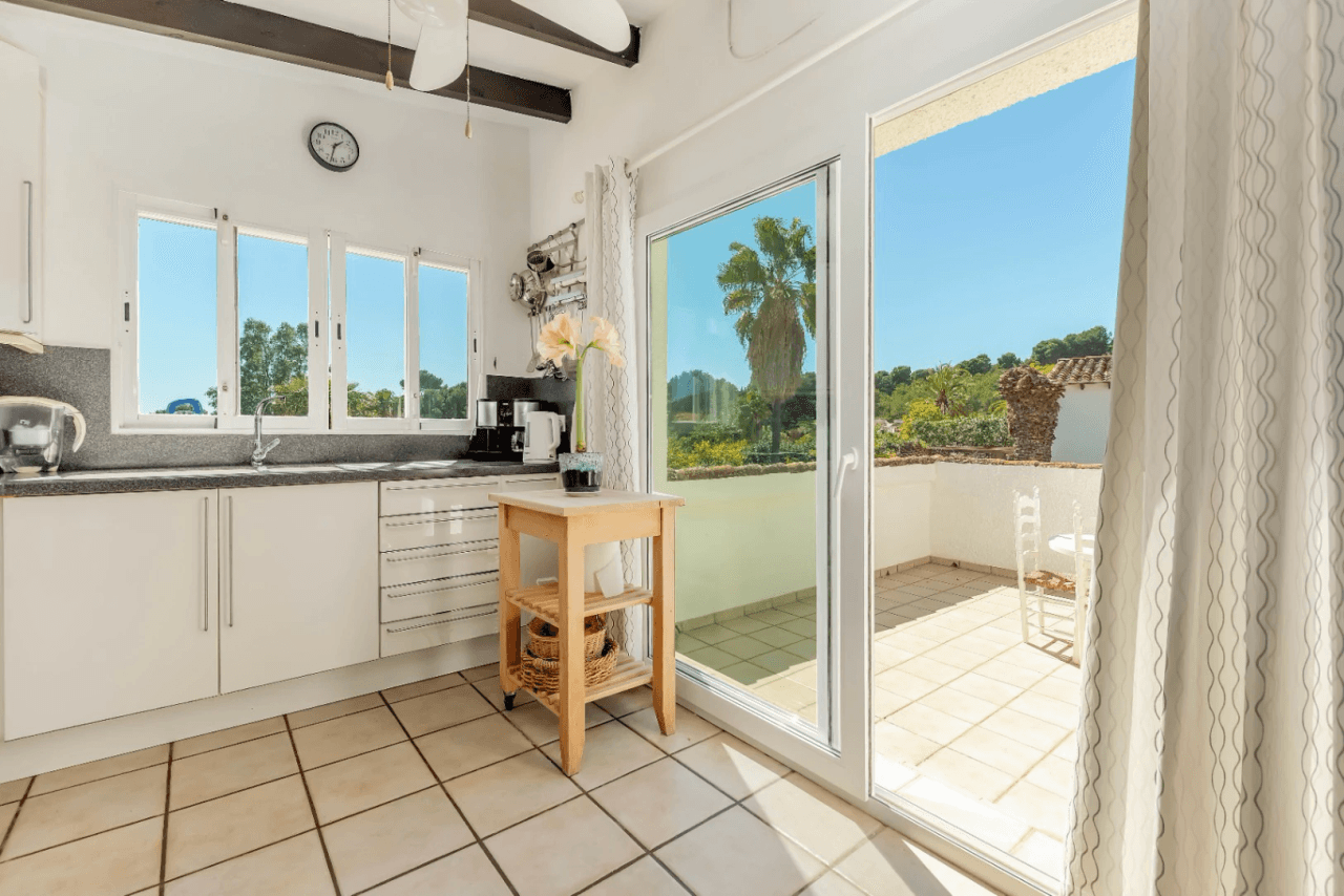 Villa en venta en Moraira con 4 dormitorios y piscina privada