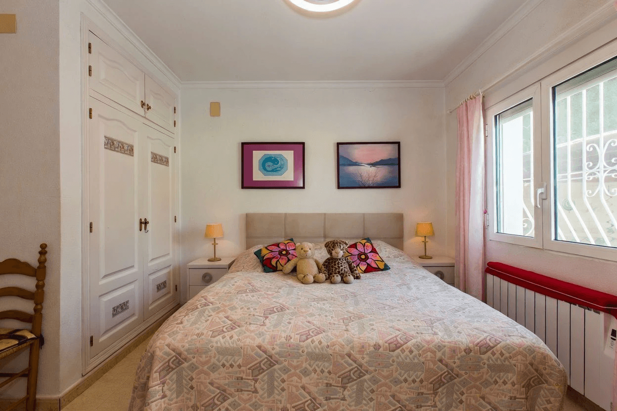 Villa tranquila con vistas a la montaña en venta en Calpe
