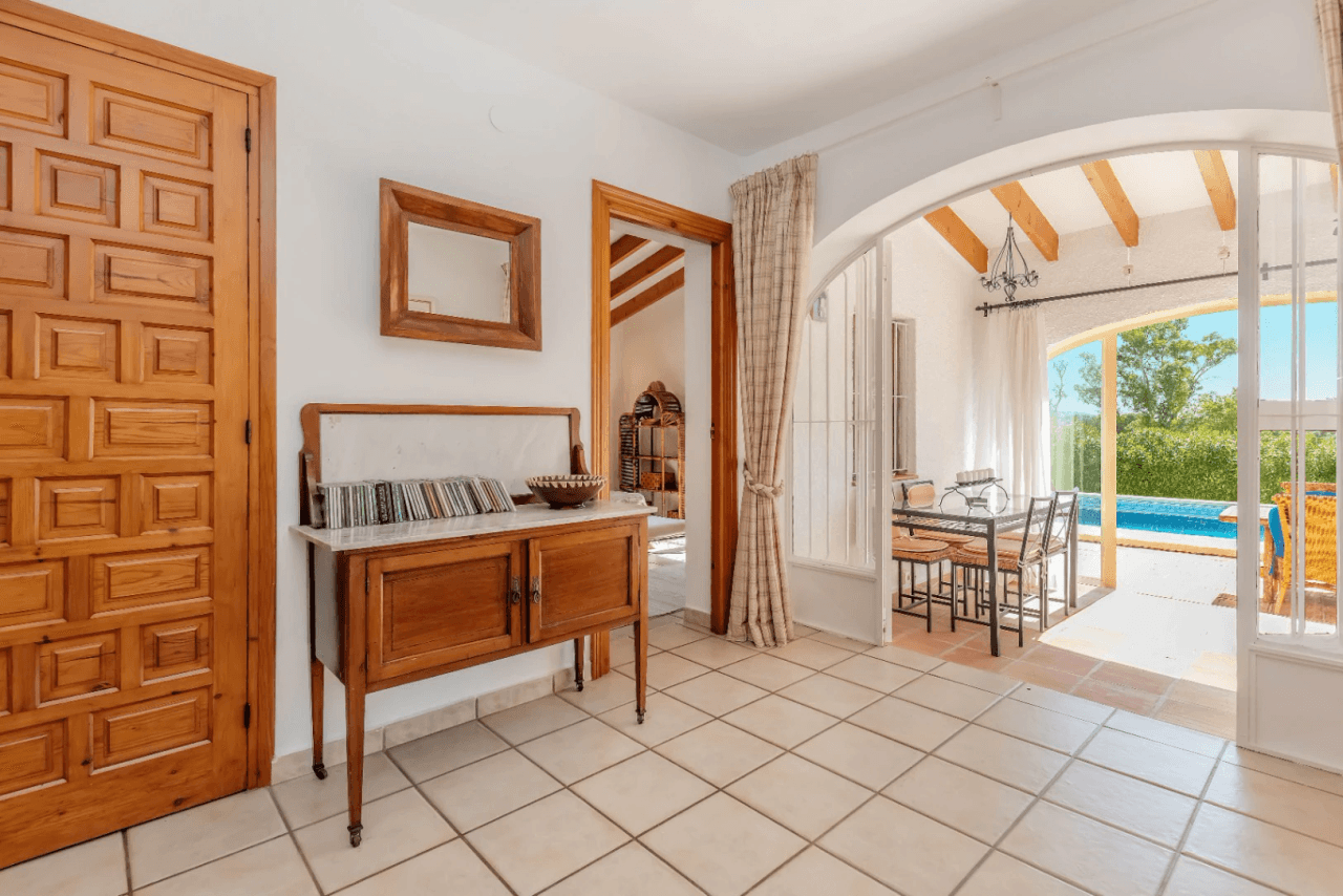 Villa en venta en Moraira con 4 dormitorios y piscina privada