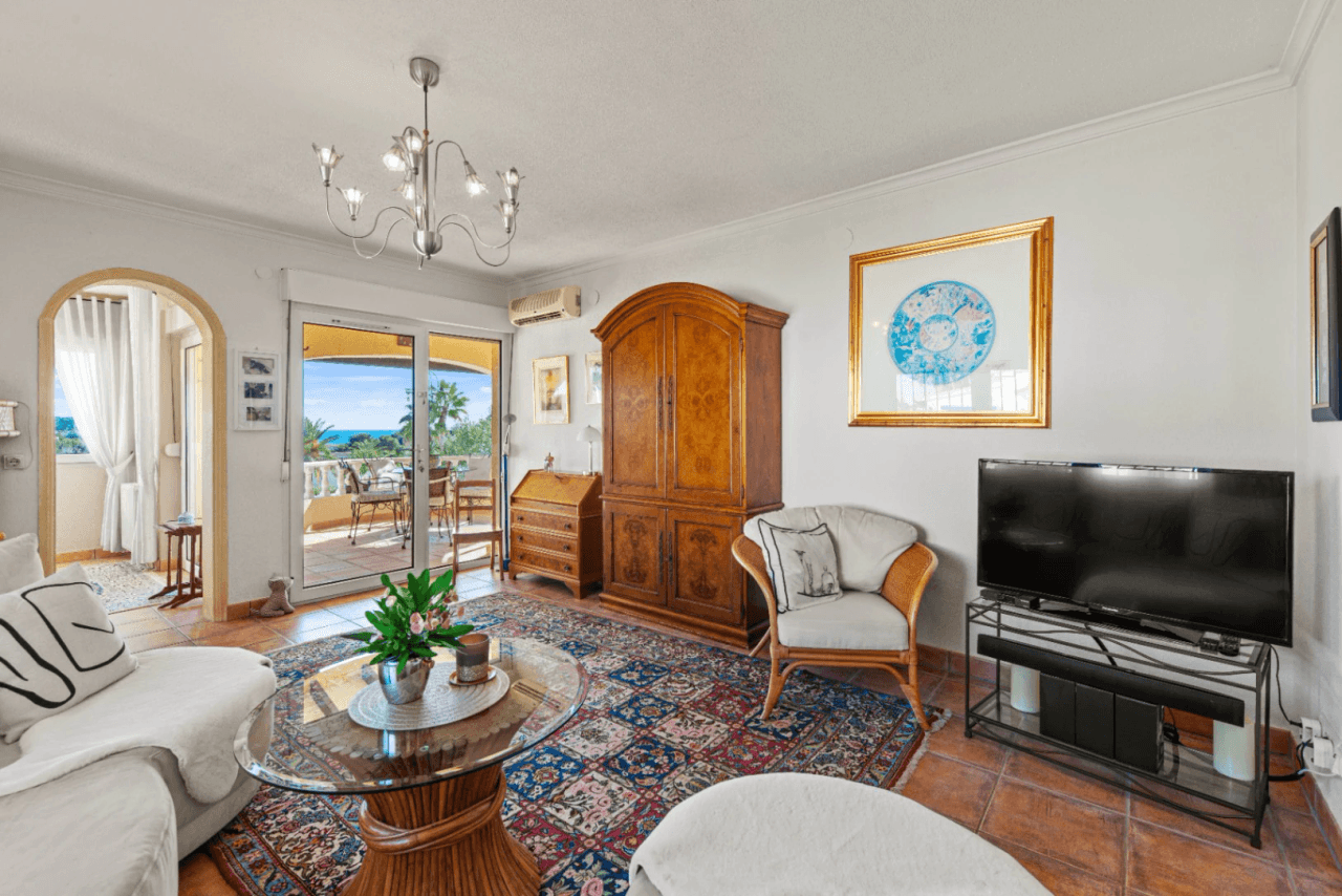 Villa en venta con 4 dormitorios en Benimeit, Moraira.