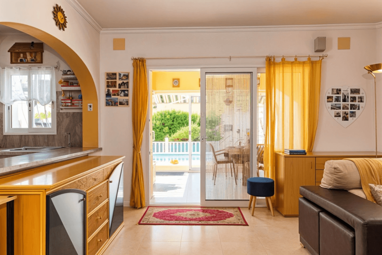 Villa tranquila con vistas a la montaña en venta en Calpe