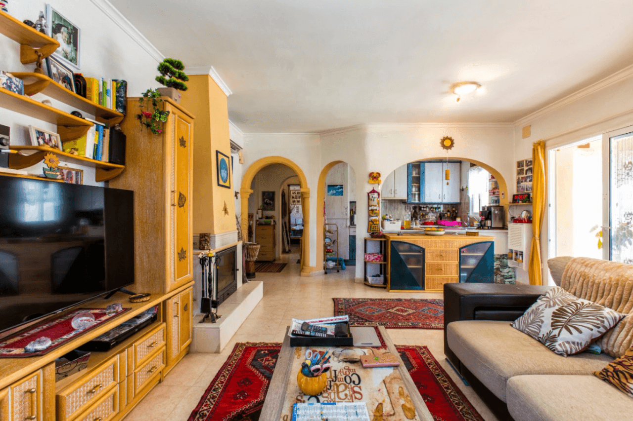 Villa tranquila con vistas a la montaña en venta en Calpe