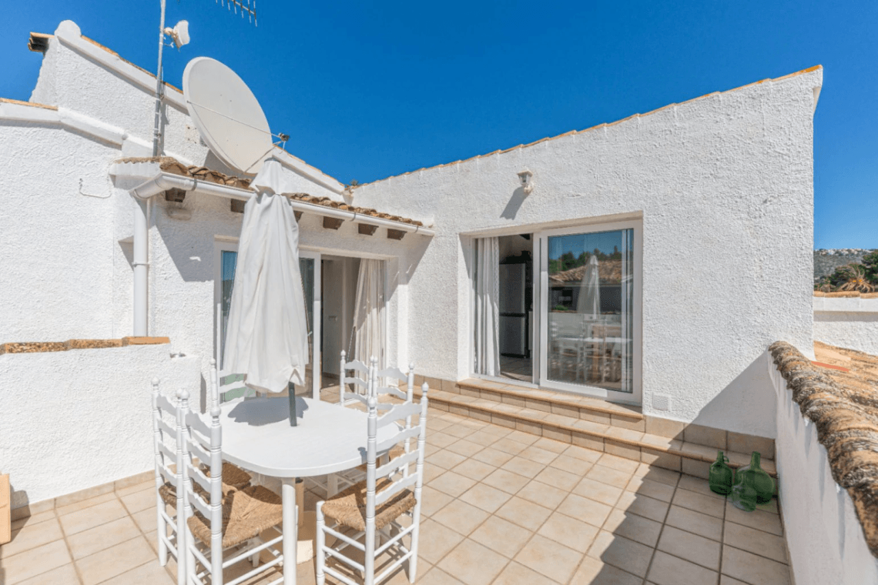 Villa en venta en Moraira con 4 dormitorios y piscina privada