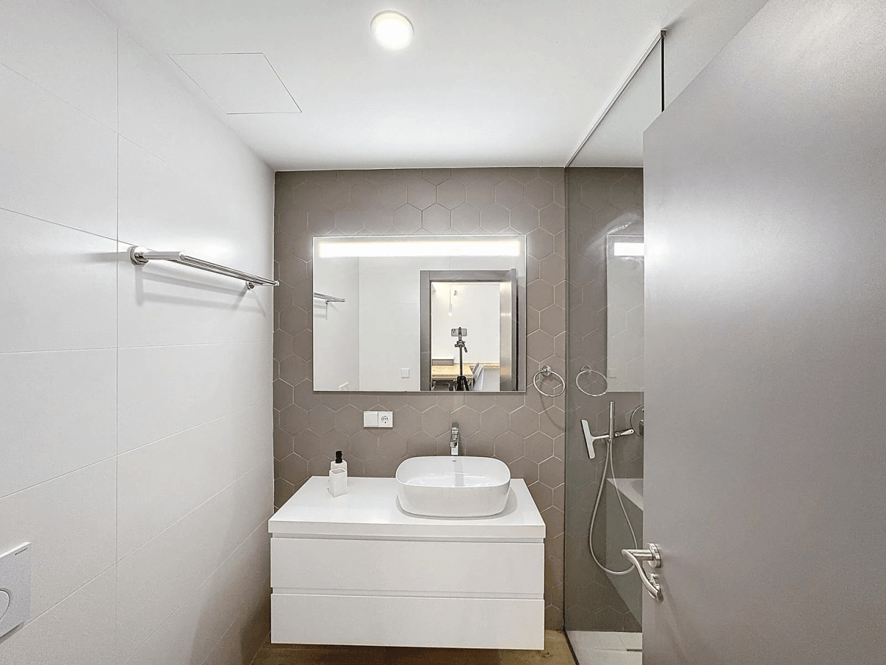 Cumbre del Sol apartamento moderno con jardín privado