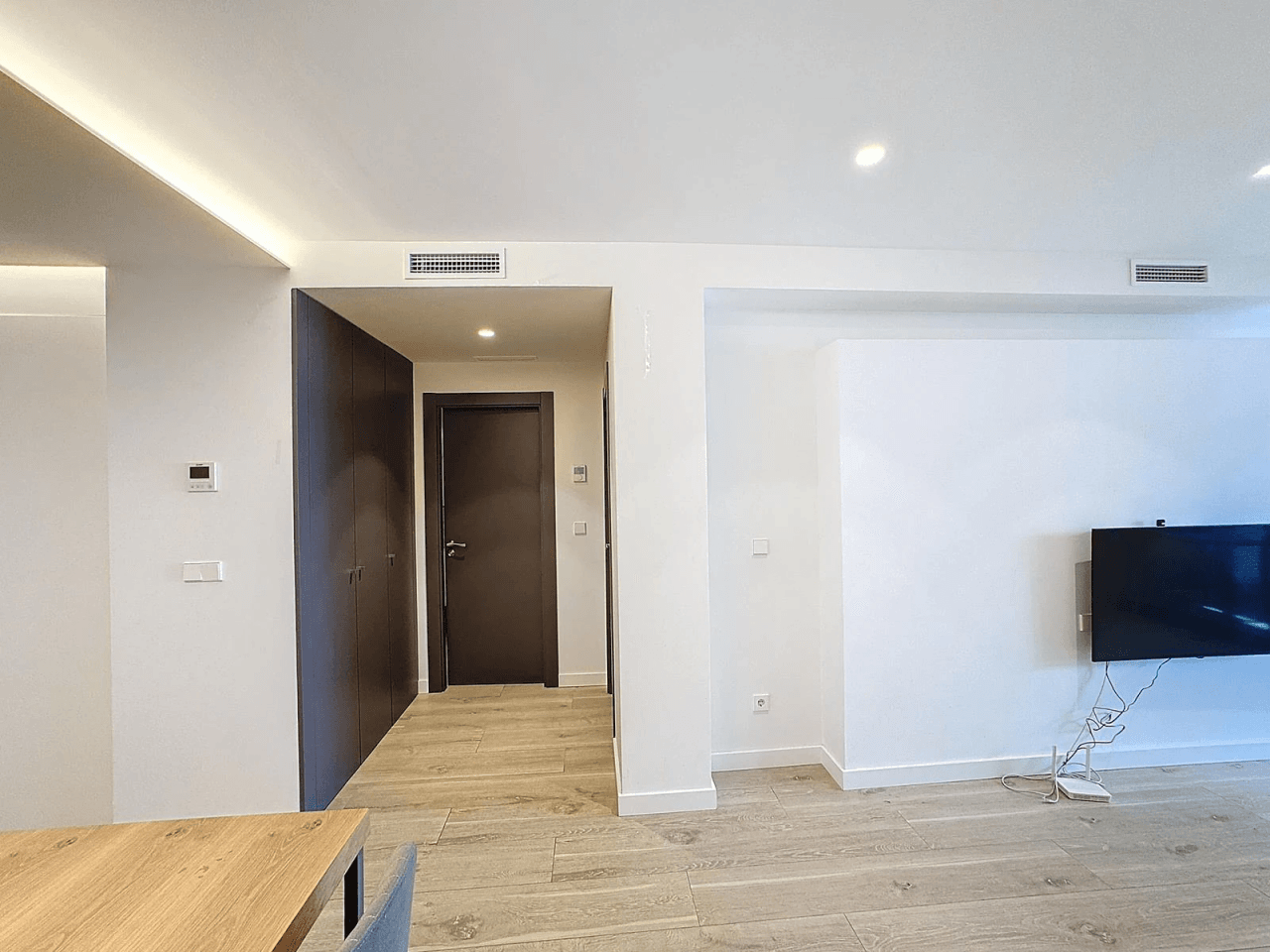 Cumbre del Sol apartamento moderno con jardín privado