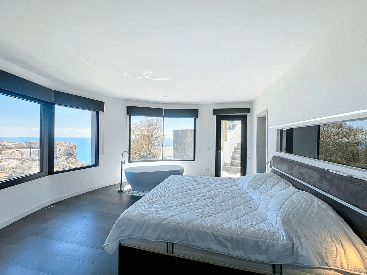 Cumbre del Sol villa reformada con impresionantes vistas al mar