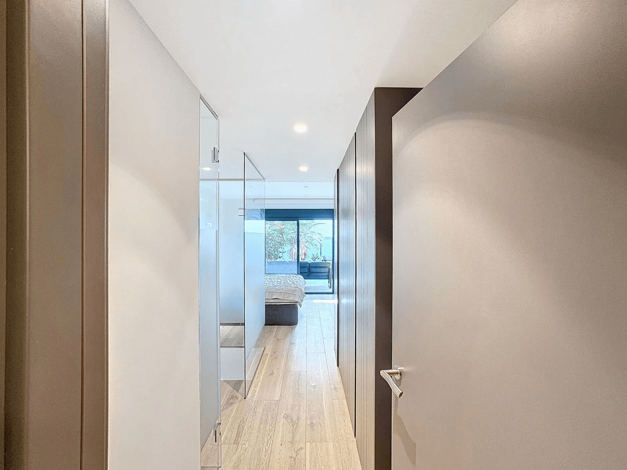 Cumbre del Sol apartamento moderno con jardín privado