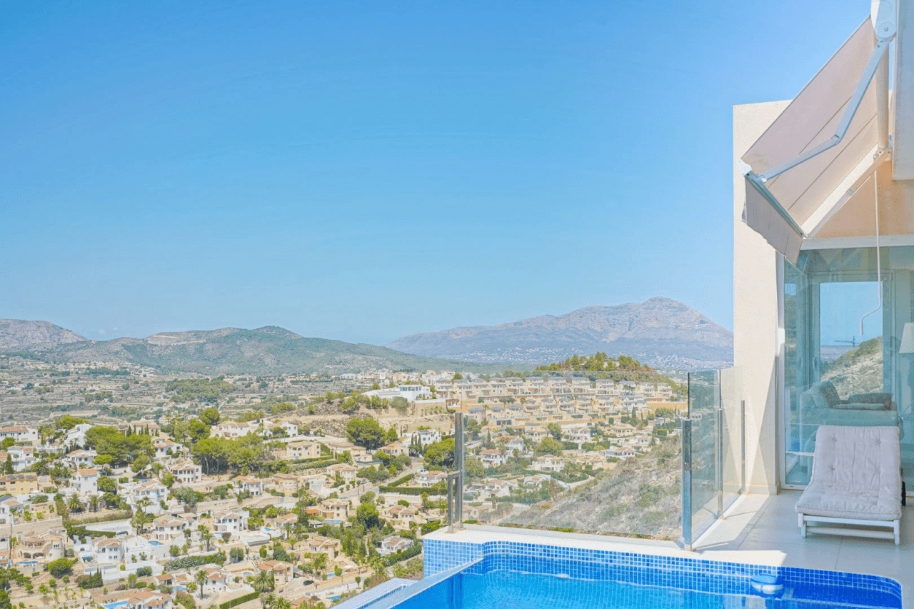 Cumbre del Sol villa de lujo moderno con vistas al mar