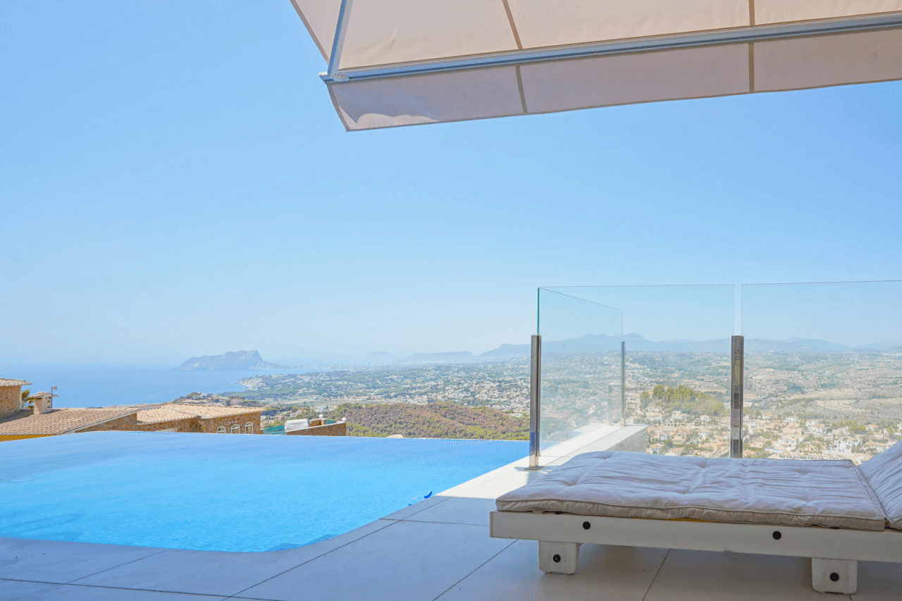 Cumbre del Sol villa de lujo moderno con vistas al mar