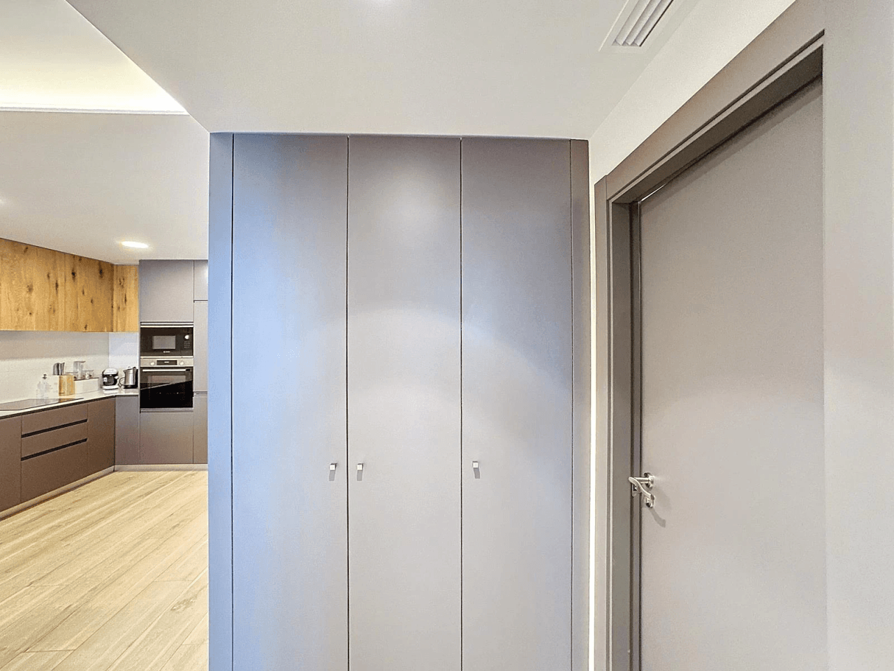 Cumbre del Sol apartamento moderno con jardín privado