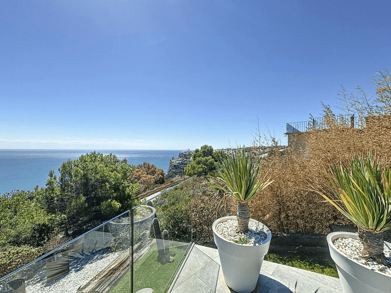 Cumbre del Sol villa reformada con impresionantes vistas al mar