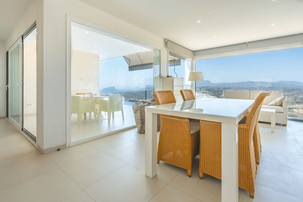 Cumbre del Sol villa de lujo moderno con vistas al mar