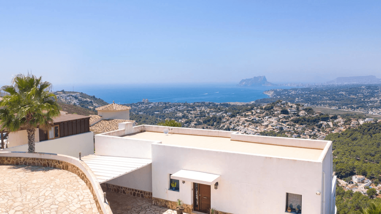 Cumbre del Sol villa moderna con impresionantes vistas al mar