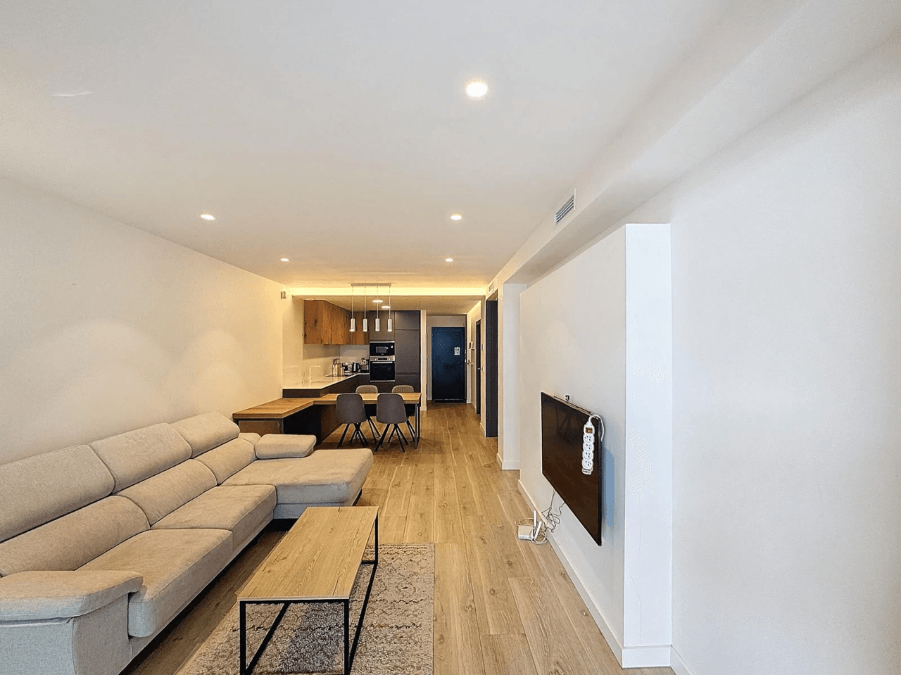 Cumbre del Sol apartamento moderno con jardín privado